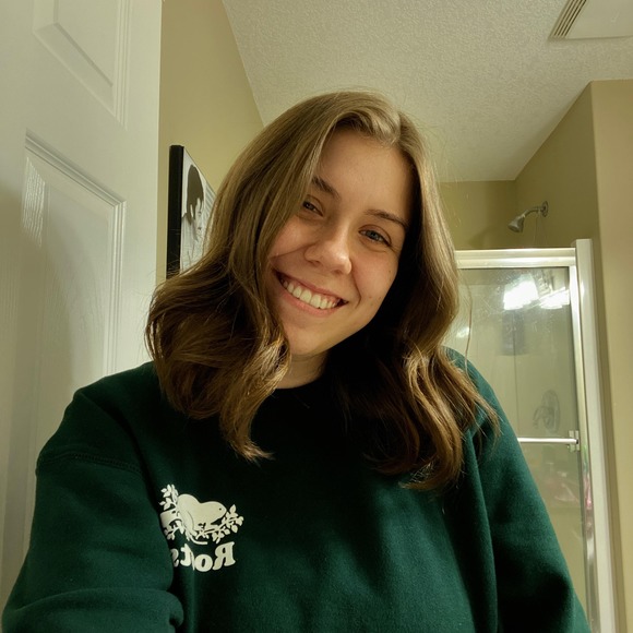 Meet your Posher, Alyx - Picture 1 of 1